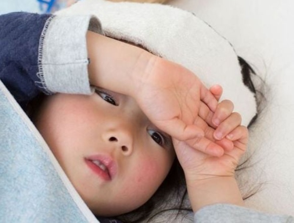 Người cao tuổi, trẻ nhỏ dễ bị ảnh hưởng tiêu cực sau khi tiếp xúc với môi trường có nhiều vi khuẩn