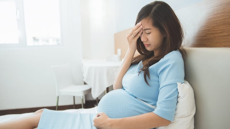 Cách tránh hơi lạnh đám ma cho bà bầu