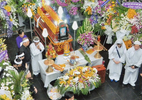 Mơ thấy đám ma mở ra thông điệp của Vũ Trụ nếu biết cách đón nhận và chuyển hóa