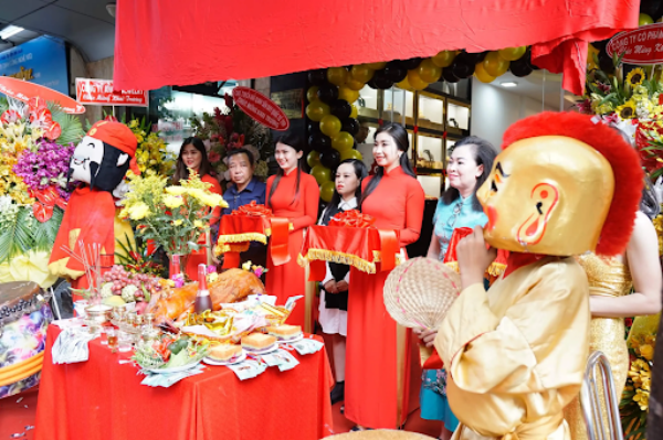 Xem tuổi mở hàng giúp shop chốt nghìn đơn